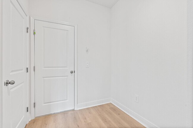 Building Photo - 2276 Hen Rd