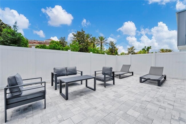 Building Photo - 7740 Sandy Ridge Dr