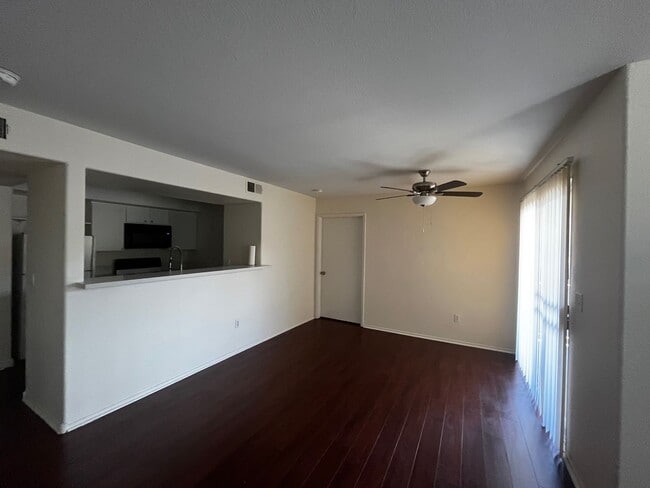 Building Photo - Beautiful Condo with Dual Master Bedrooms ...