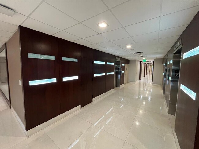 Building Photo - 3500 Galt Ocean Dr