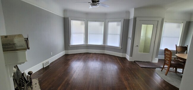 Building Photo - 10605 Ashbury Ave