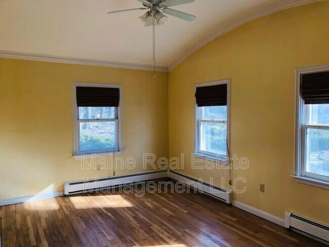 Building Photo - 1121 Stillwater Ave