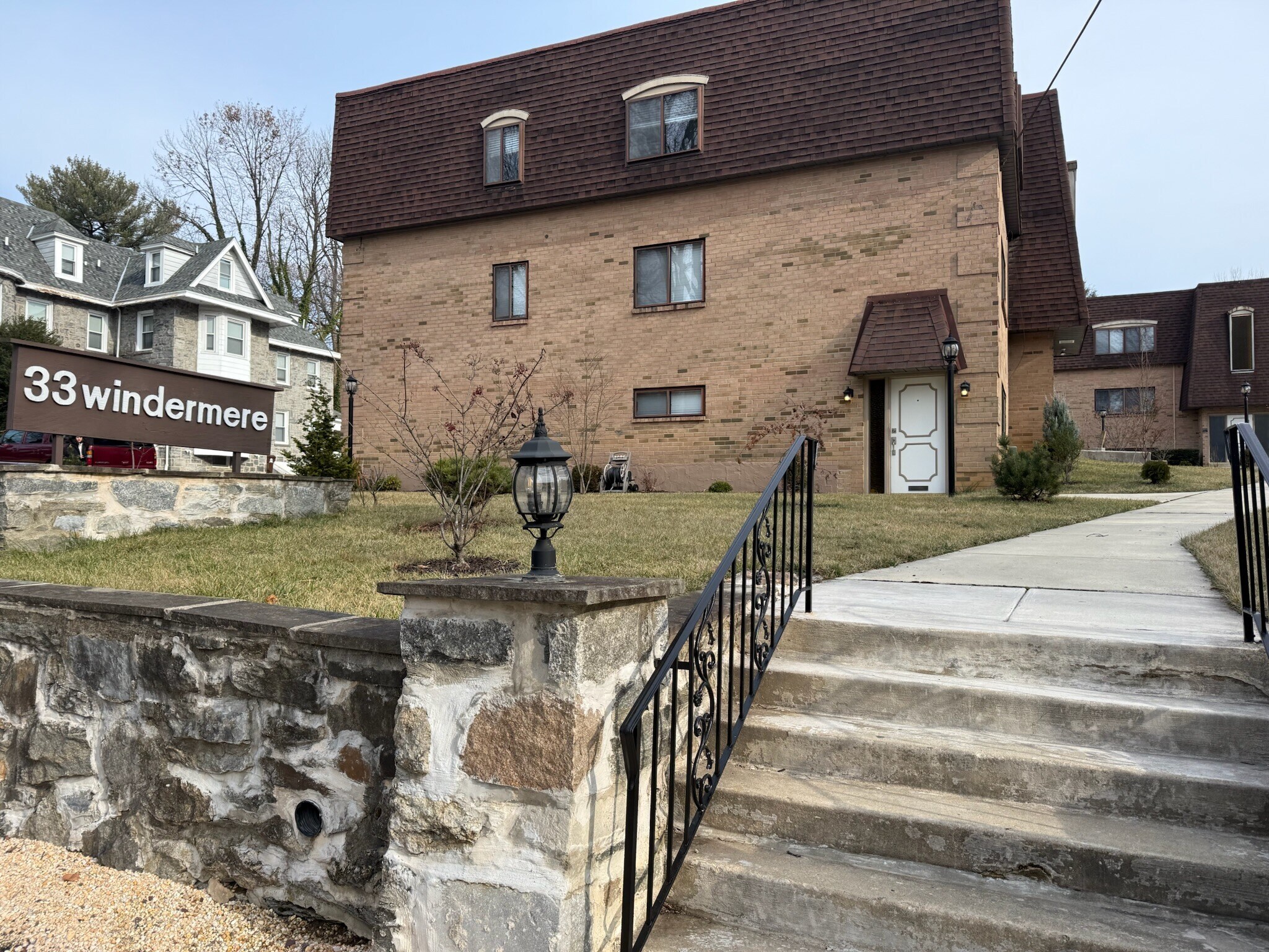 Building Photo - 33 Windermere Ave