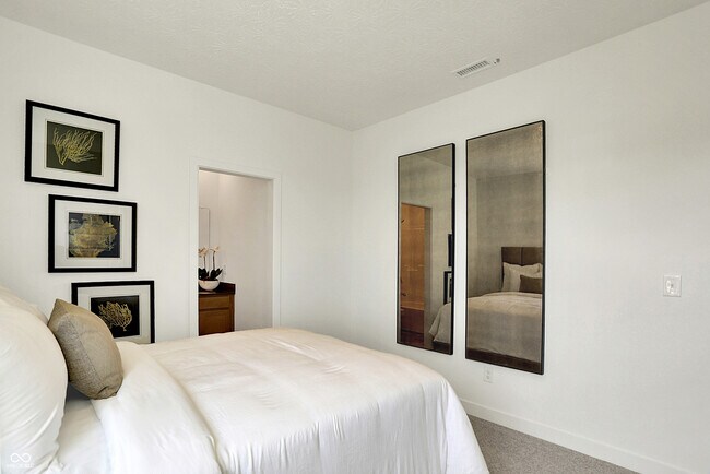 Building Photo - 16826 Sherwin Ct