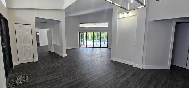Building Photo - 21046 N Sweetwater Ln