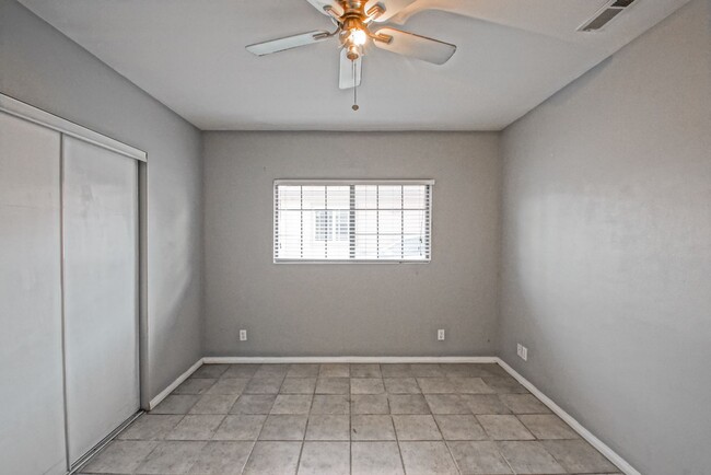 Building Photo - PARTIALLY REMODELED, SPACIOUS & BRIGHT, 4B...