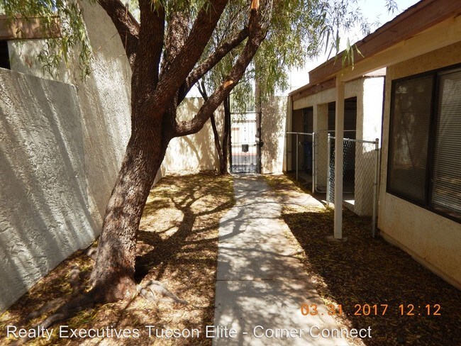 Building Photo - 6934 S Placita Colotlan