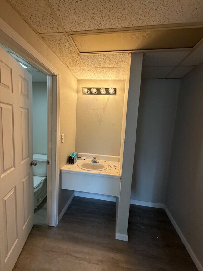 Building Photo - 2825 Green Mountain Dr