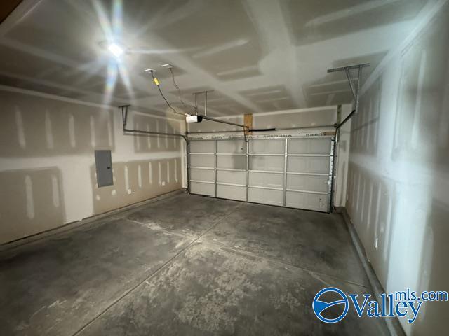 Building Photo - 15426 GRAYSON CIR