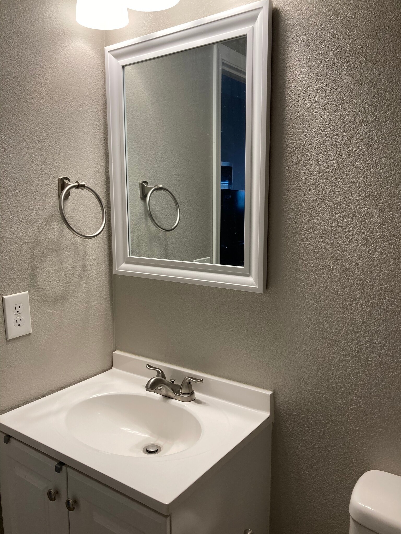 Building Photo - 5021 N Pinon Dr