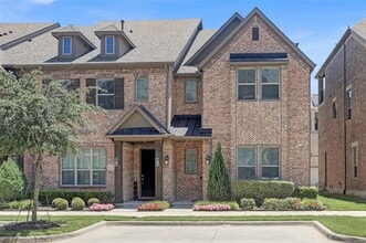 Building Photo - 4206 Shavano Dr