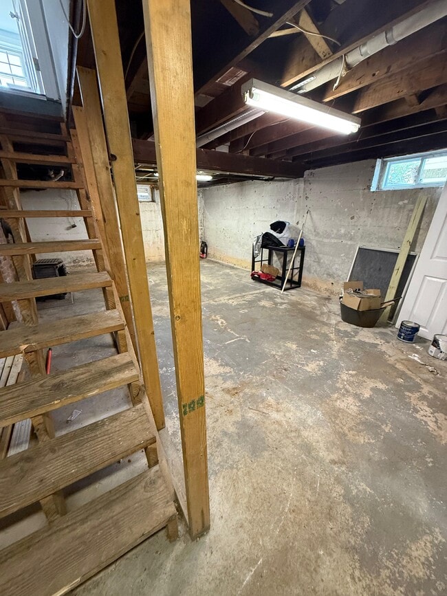 Building Photo - 40 Sundance St