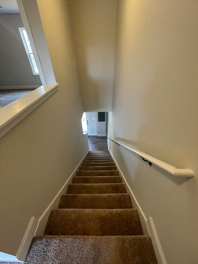 Building Photo - 2 Bedroom 2.5 bath Townhome in  Greenville