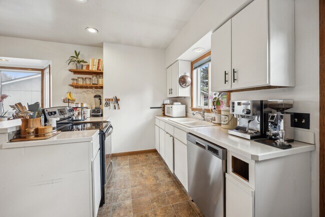 Building Photo - 3926 SE 74th Ave