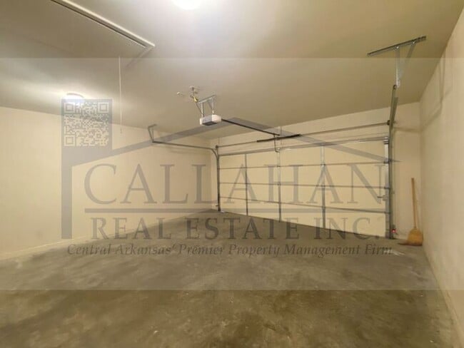Building Photo - Base Meadows 4 bedroom