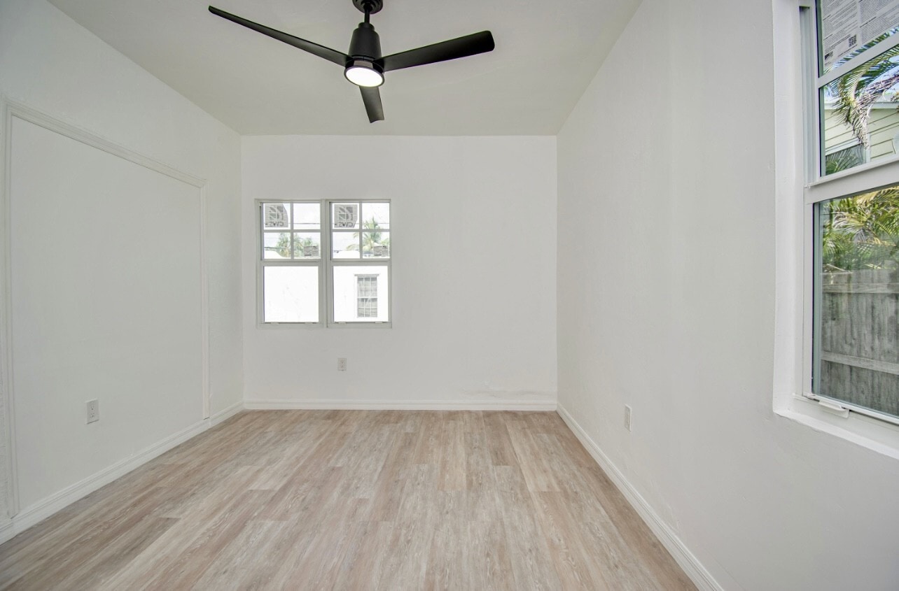 Building Photo - 501 N L St