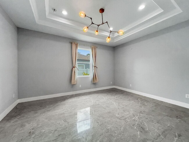 Building Photo - 1703 W Rio Vista Ave