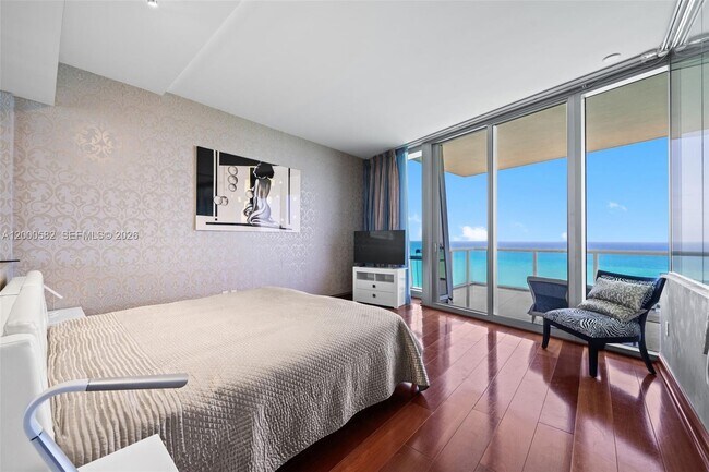 Building Photo - 17121 Collins Ave
