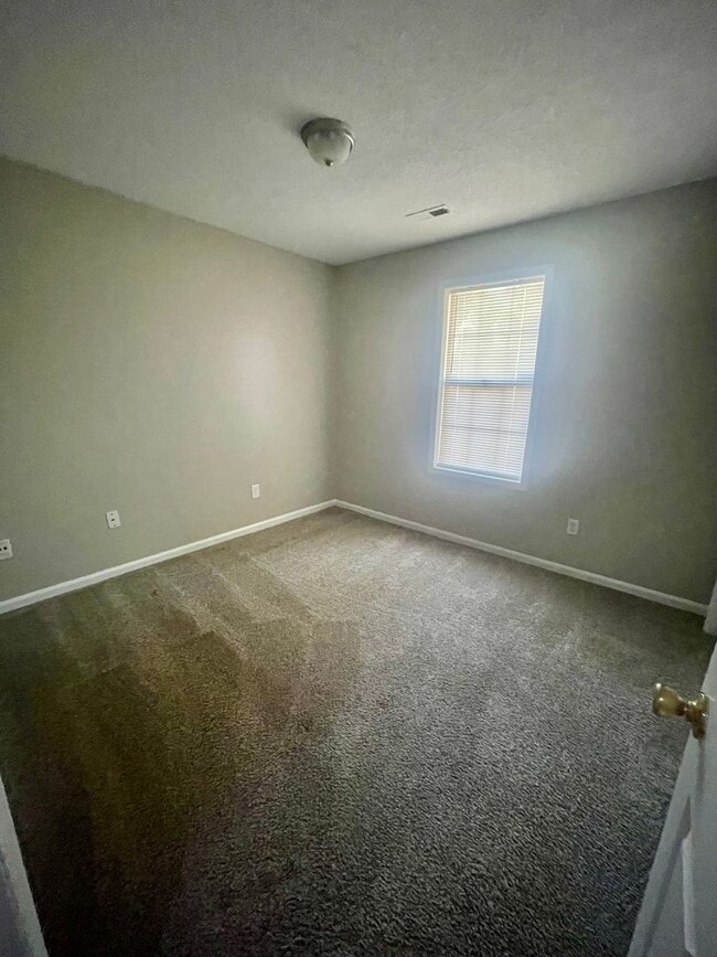 Building Photo - Charming ranch-style 2 Bedroom 1 Bath home in Pineville offering comfortable single-level living.
