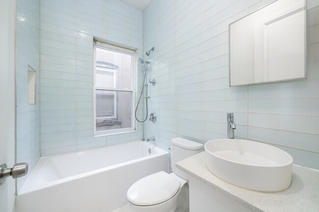 Building Photo - 386 Bergen Ave