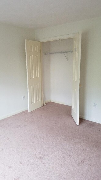 2nd bedroom closet - 35 Collins St