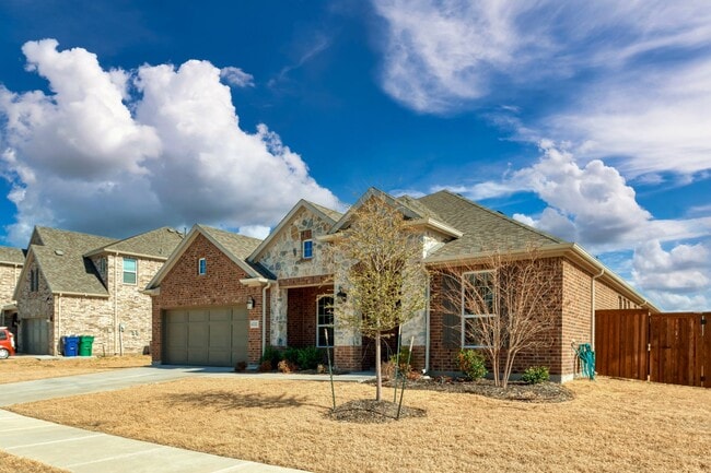 Building Photo - Beautiful 4 Bedroom, 3 Car Garage, Single Story Home in Celina!