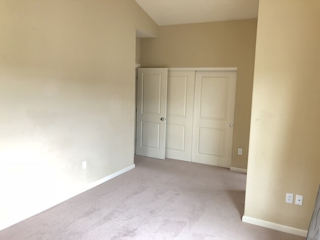 Building Photo - Modern Townhome Near Elmonica MAX – Minutes to Nike, Costco & Dining