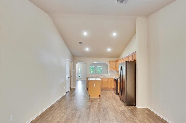 Building Photo - 210 Lollipop Ln