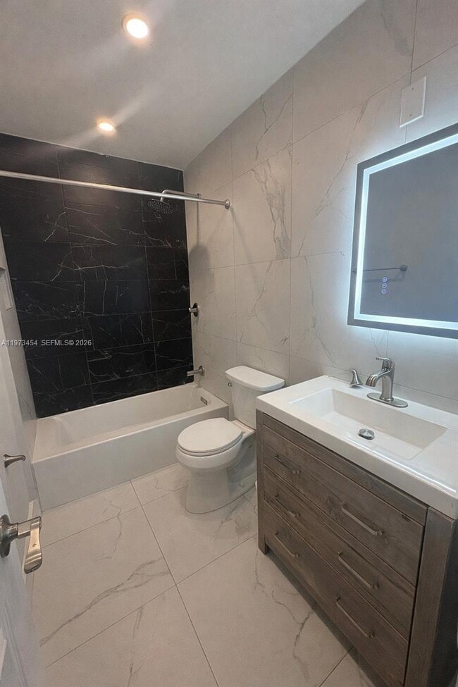 Building Photo - 2632 Madison St