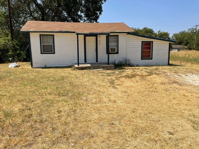 Building Photo - 3 bedroom, 1 bath