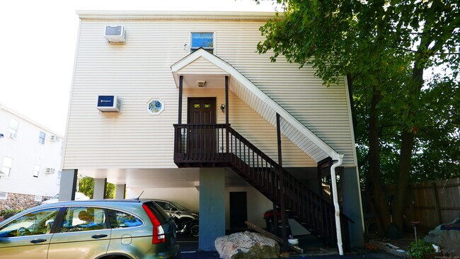 Building Photo - 75 Fairfield Ave
