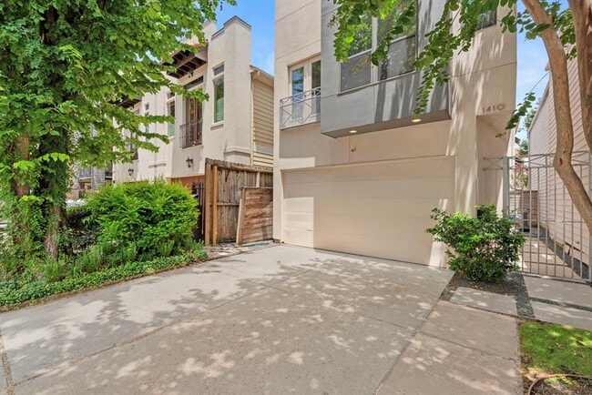 Primary Photo - 1410 Knox St