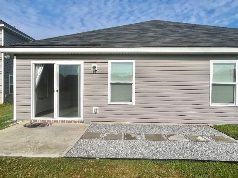 Building Photo - 138 Whitehaven Rd