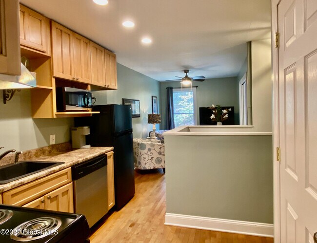 Building Photo - 4 Corinne Ct