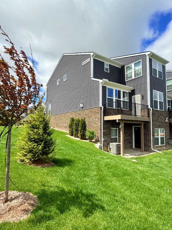 Building Photo - 1420 Arcadia Dr