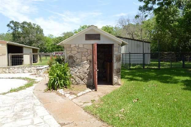 Building Photo - 1410 Field Store Rd