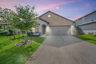 Building Photo - 15250 White Moss Dr