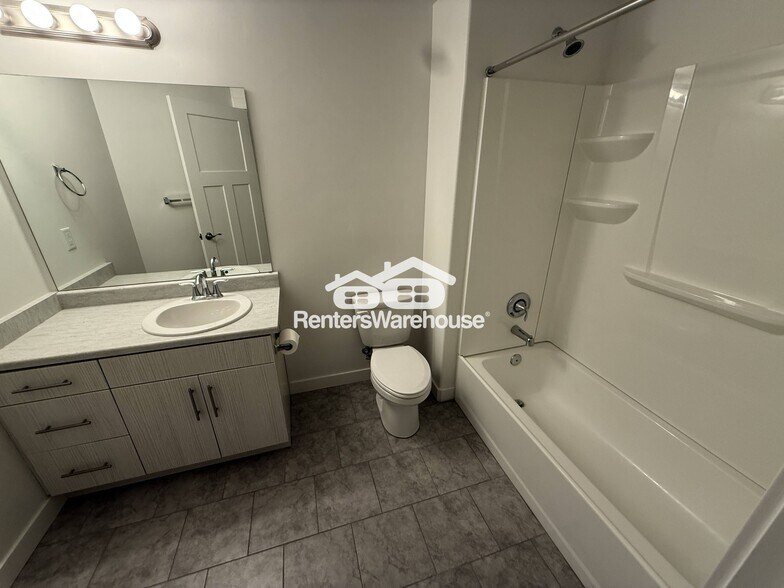 Building Photo - 14792 Chimney Pass Dr