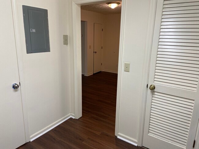 Building Photo - 897 Ventnor Pl SW
