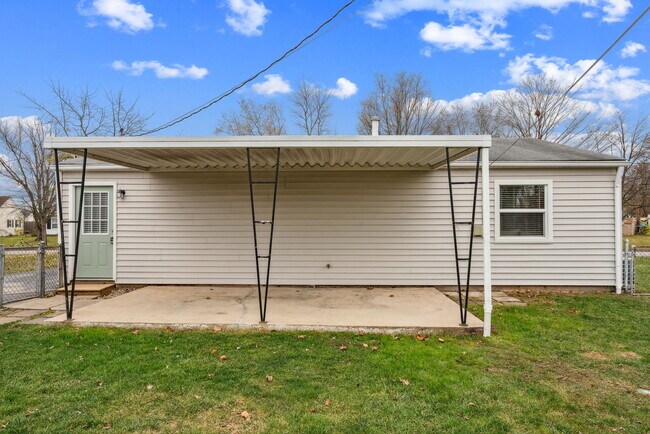 Building Photo - 4554 Moraine Ave