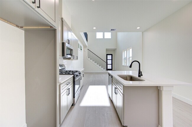 Building Photo - 4336 Avron Dr