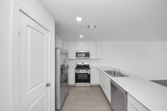 Building Photo - 10411 Birds Nest Dr