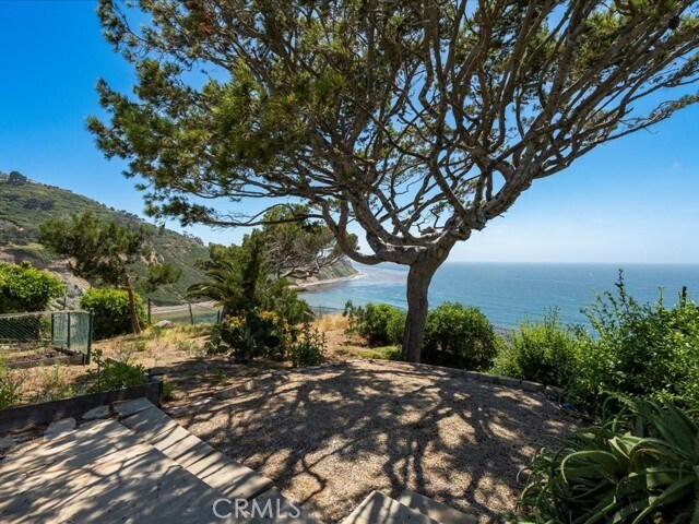 Building Photo - 709 Paseo Del Mar