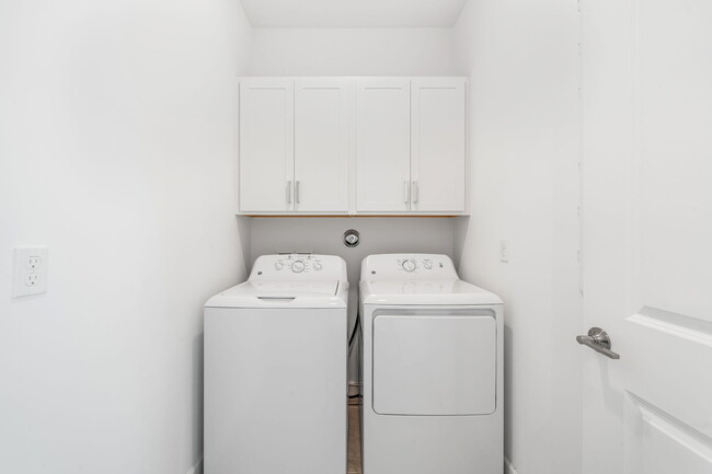 Building Photo - 3270 Dunning Dr