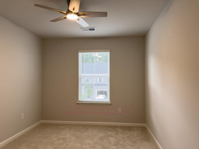 Building Photo - 165 Randwick Ln