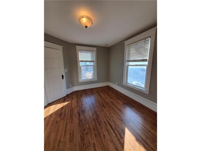 Building Photo - 1712 W 31st St