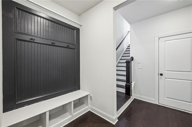Building Photo - 687 Avondale Creek Dr.