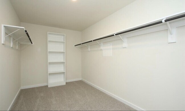 Building Photo - 208 Lisa Marie Dr