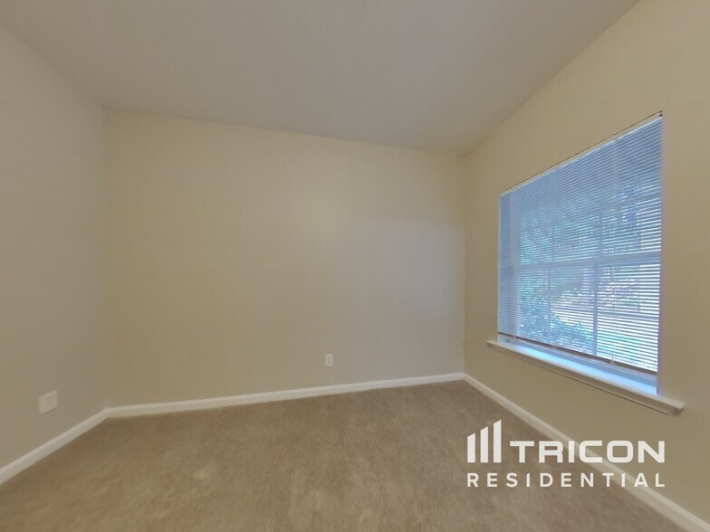 Building Photo - 728 Celeste Ln