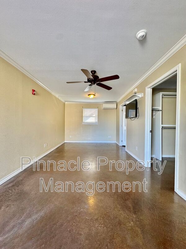 Building Photo - 350 W Ave L